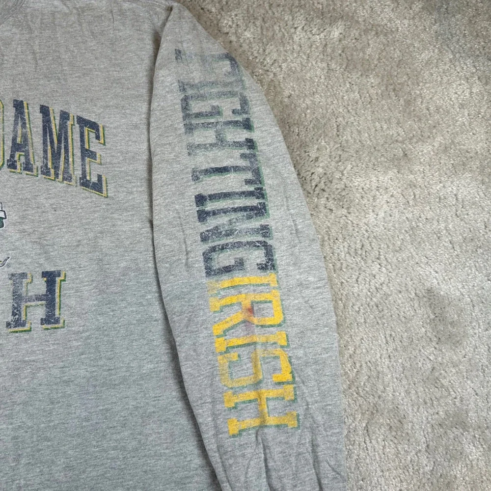 VTG JanSport Notre Dame Fighting Irish Shirt Mens M Gray Long Sleeve Graphic Tee